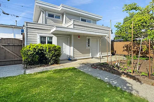 2767 E 54th Ave Photo 1