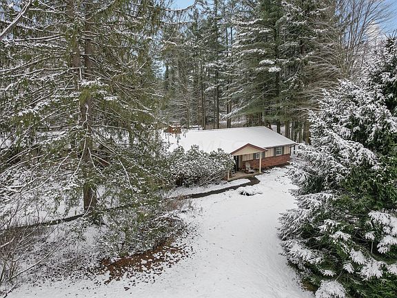 4th image of 267 Spruce Dr NE