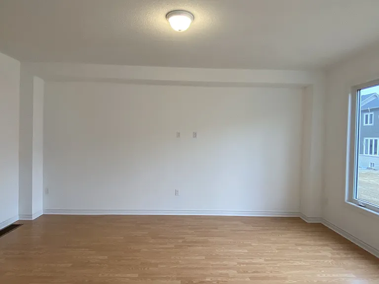 85 Tracey Ln — Photo 2