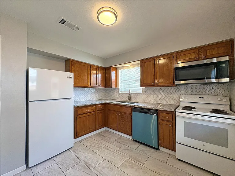 3602 4th St — Photo 13
