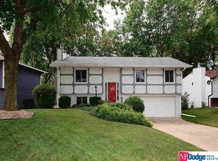 9411 Maplewood Blvd, Omaha, NE 68134