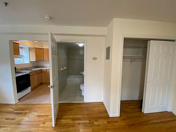 5th image of 23-11 37th St #1F