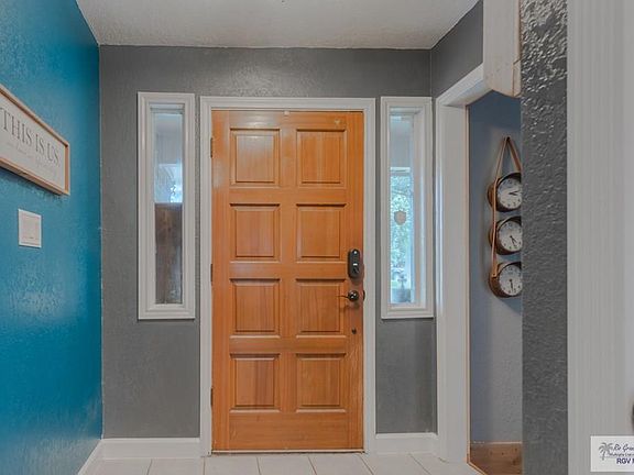 2nd image of 3001 Jacaranda Dr