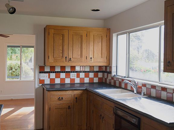 4th image of 3361 Bellaire Dr