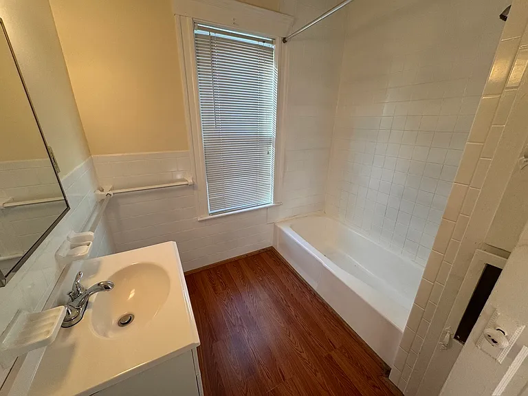44 Wilson Ave — Photo 17