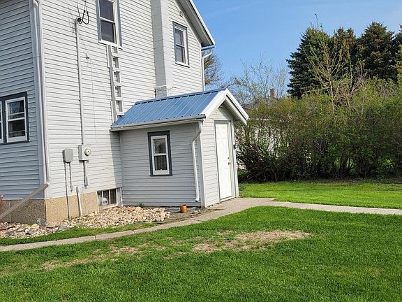 2nd image of 207 1st Ave NE