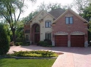 806 Greenwood Rd, Glenview, IL 60025