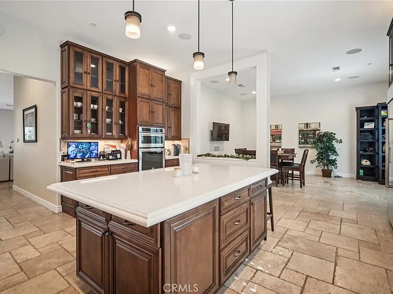 17401 Raymer St — Photo 13