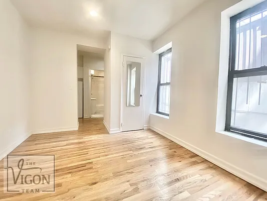 Rented by Bond New York | media 15