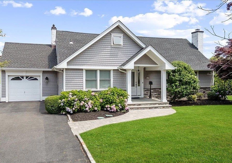 1st image of 211 Eaton Lane