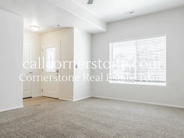 2138 Phillips Aly — Photo 4