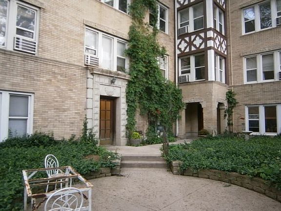2nd image of 1724 W Estes Ave APT 2E