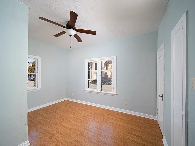 717 Gaviota Ave — Photo 8