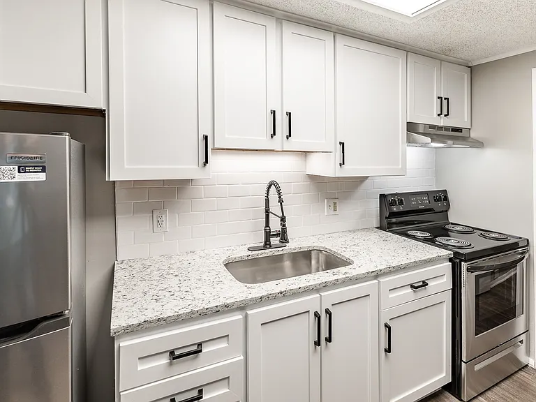 The Cottages at Glenview — Photo 8