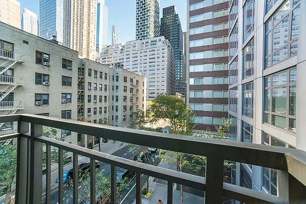 Rented by RELO REDAC INC. | media 10