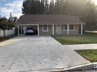 20216 Stagg St, Winnetka, CA 91306