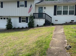 1304 Michael Ln, Hixson, TN 37343