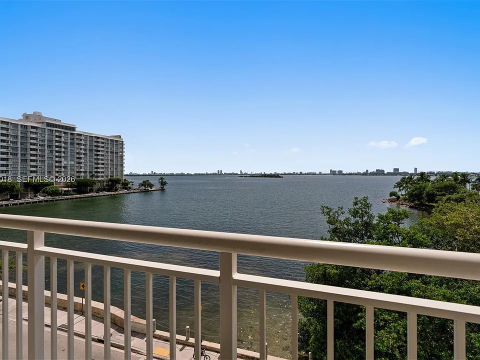 2000 N Bayshore Dr #420