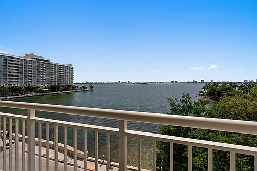 2000 N Bayshore Dr Photo 1