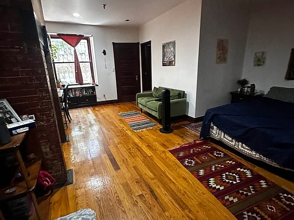 3rd image of 40 W 120th St APT 1