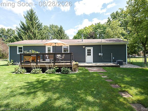 3rd image of 1810 Gray Rd