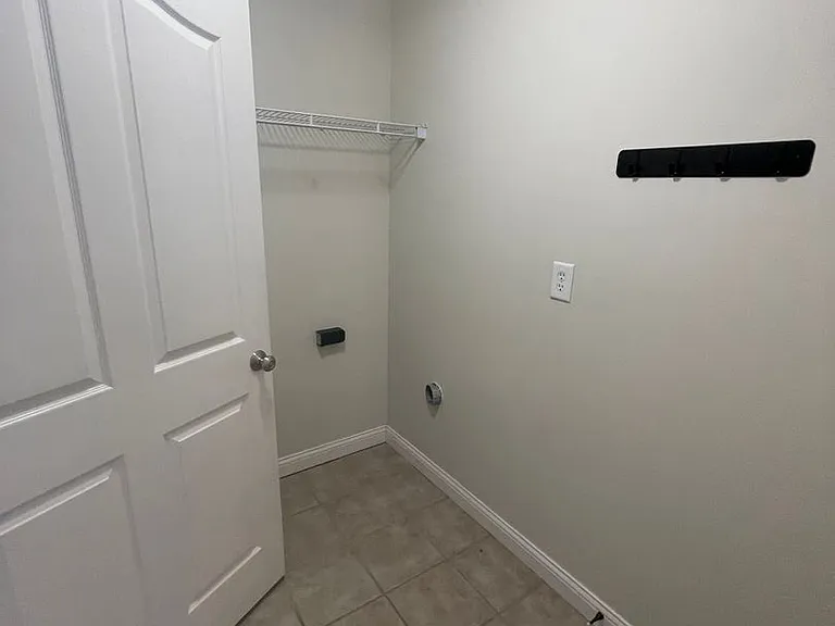 1417 Shining Armor Ln — Photo 15