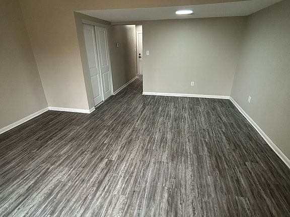5th image of 100 Hunter Hill Rd #15