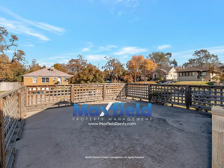 2506 S Douglas St — Photo 15