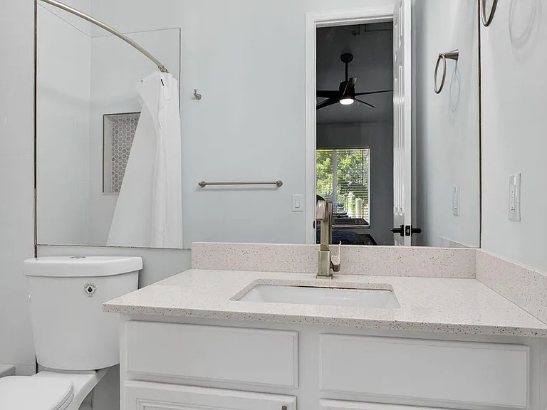 2457 NE 14th St #2457 — Photo 18