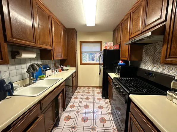 1827 Greenfield Ave APT 204, Los Angeles, CA 90025