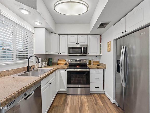 2nd image of 2832 N GRANITE REEF Road