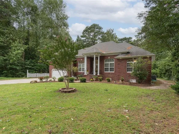 732 Washington Dr, Chesapeake, VA 23322