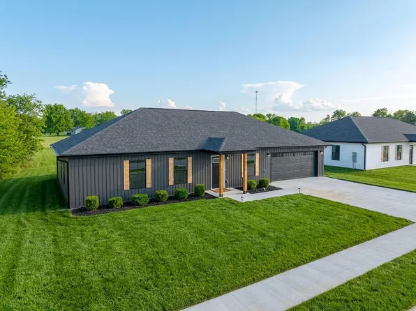 210 E Love St, Auxvasse, MO 65231