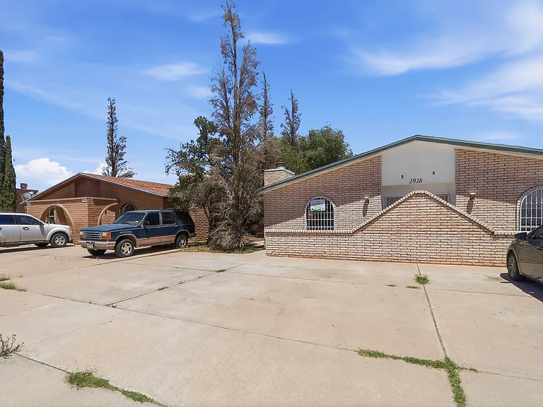 2918 E Glen Dr #B — Photo 2