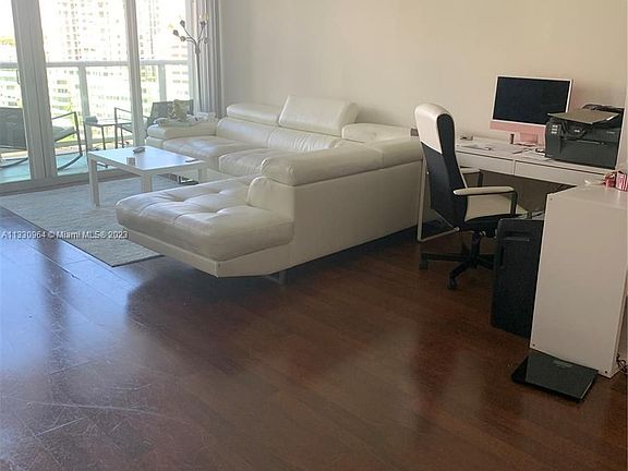 4th image of 100 Bayview Dr APT 1101