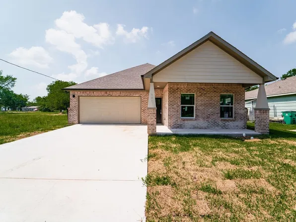 907 Hemphill St, Greenville, TX 75401