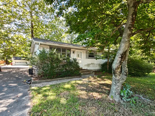 20 N New Prospect Rd, Jackson, NJ 08527