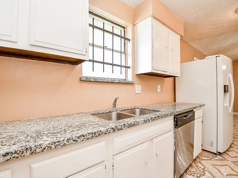 4926 Ridgestone St — Photo 10