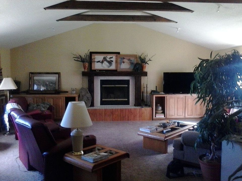 525 sq ft living room