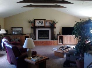 768 E 1485th Rd, Lawrence, KS 66046