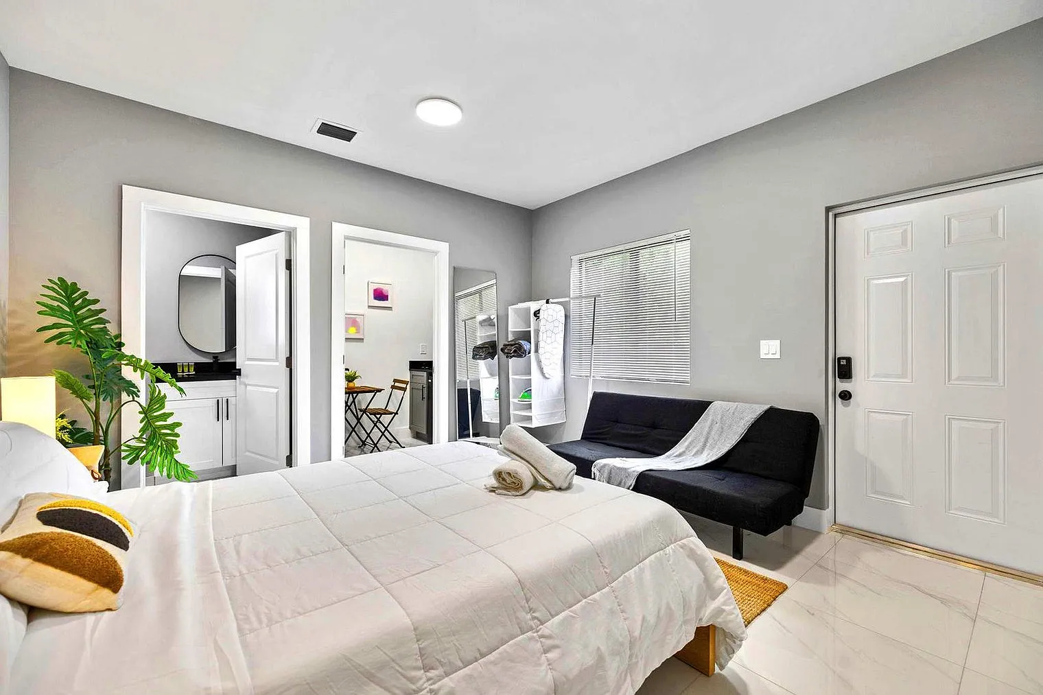 Studio, 1.0 bath, 645 sqft, $1,974 — Photo 3