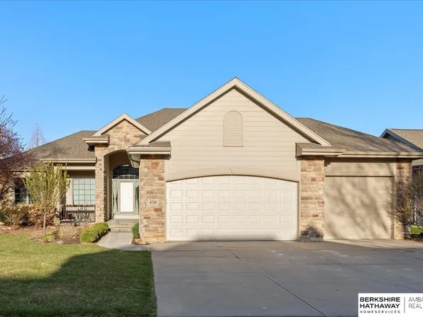658 S 197th St, Omaha, NE 68136