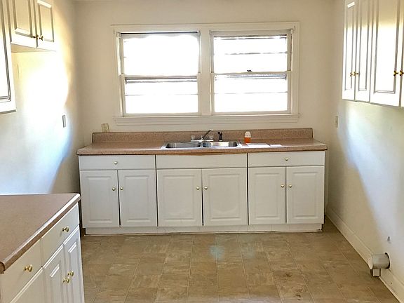5th image of 611 Pine Creek Dr