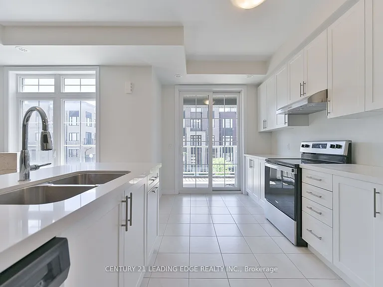 30 William Shearn Cres — Photo 12