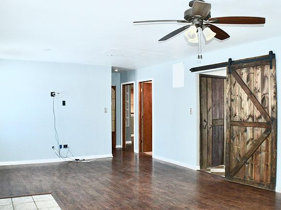 5th image of 13424 Sherman St