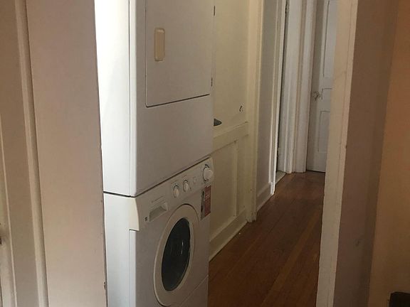 5th image of 161 S Lake Ave APT 2