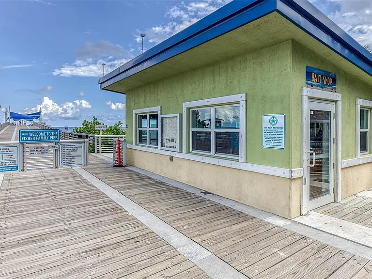 2605 Bay Dr — Photo 41