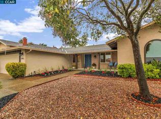 7990 Phaeton Dr, Oakland, CA 94605
