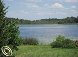 2736 Golf Club Rd, Howell, MI 48843