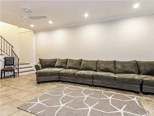 Sold by Avenue Sotheby's International Realty | media 16